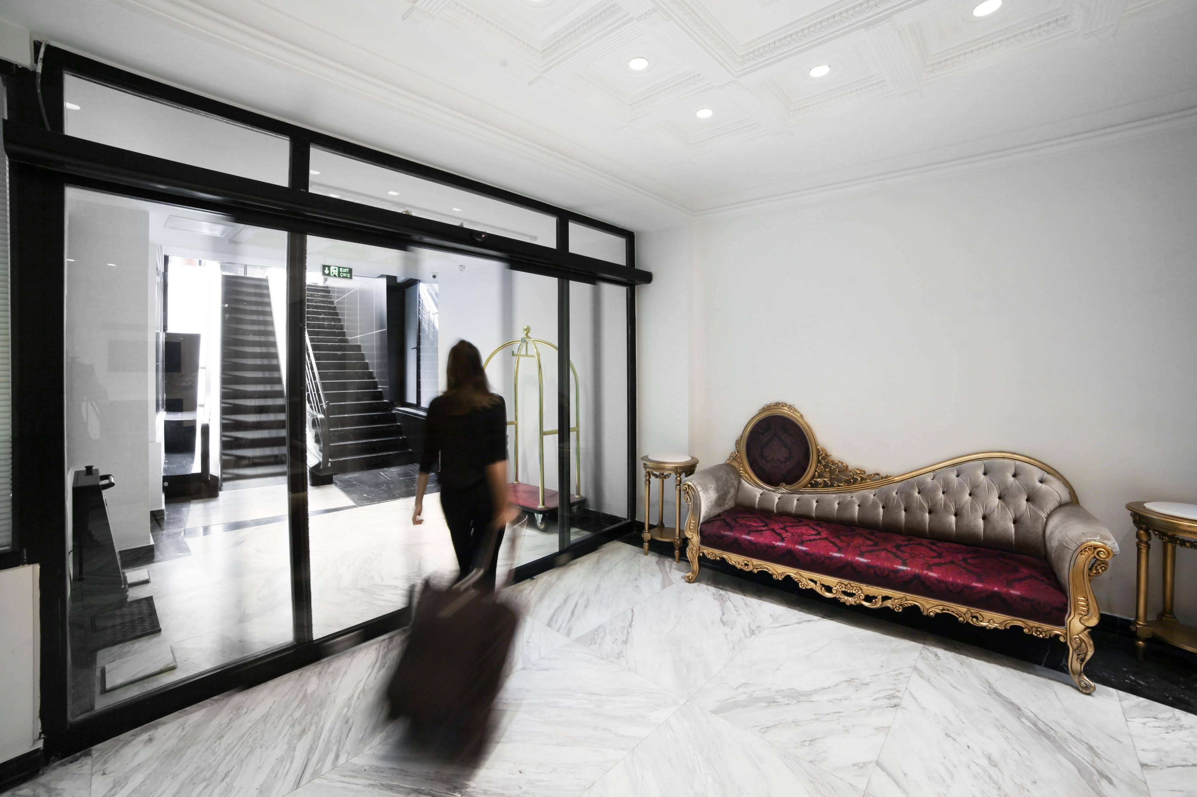 White Monarch Hotel Istanbul Exterior photo